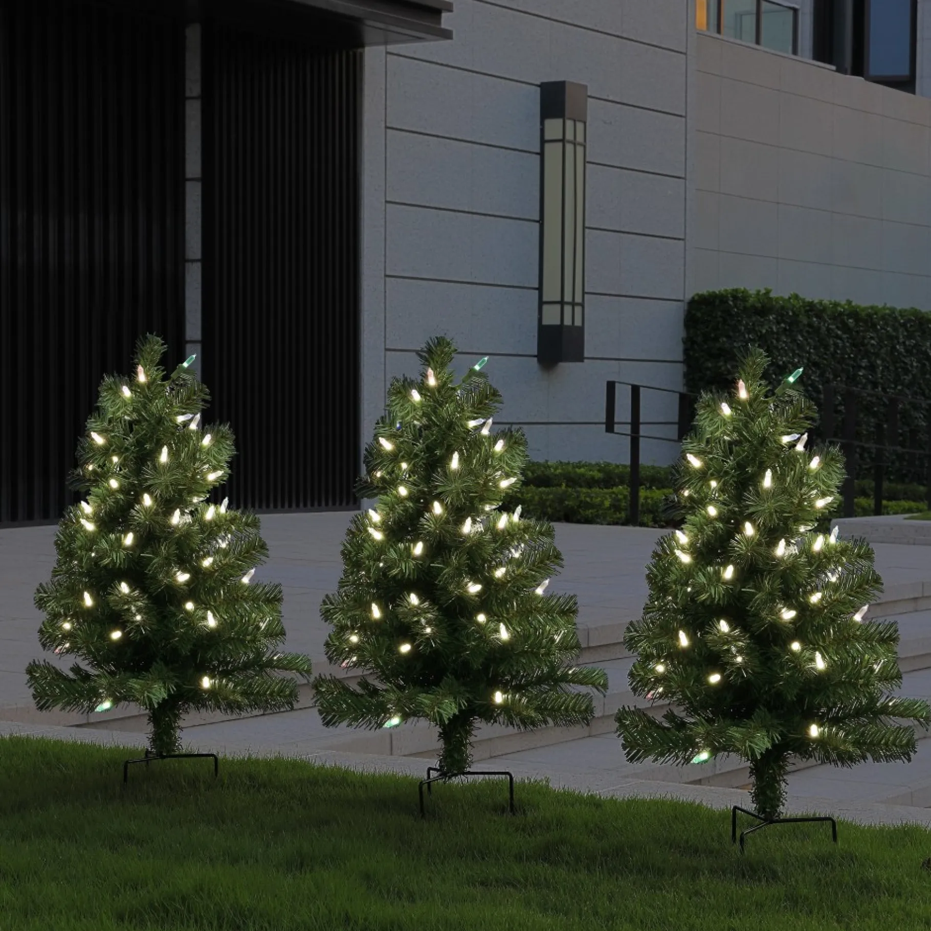 New Alexa Enabled Pathway Christmas Trees - Rgb Bulbs Pathway